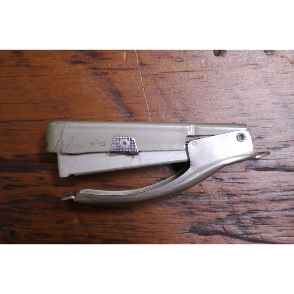 Vintage Bates 88 Stainless Steel Small Pocket Portable Hand Ergonomic Stapler